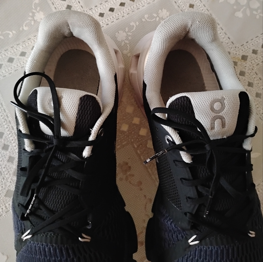 On Running Black and Gray Athletic Shoes - Picture 14 of 16